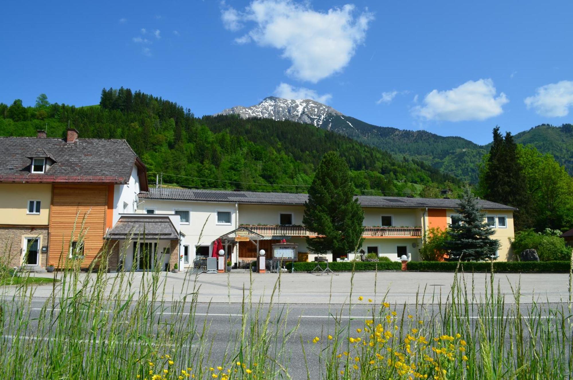 Hotel-Pension Familie Gruber Spital Am Pyhrn Exterior photo